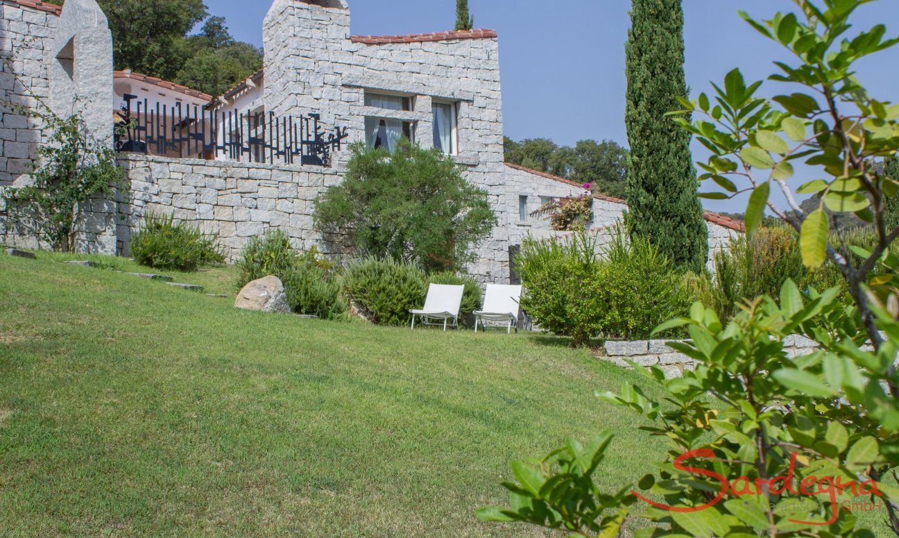 Li Conchi 11 | Hausansicht mit Garten Li Conchi 11, Cala Sinzias
