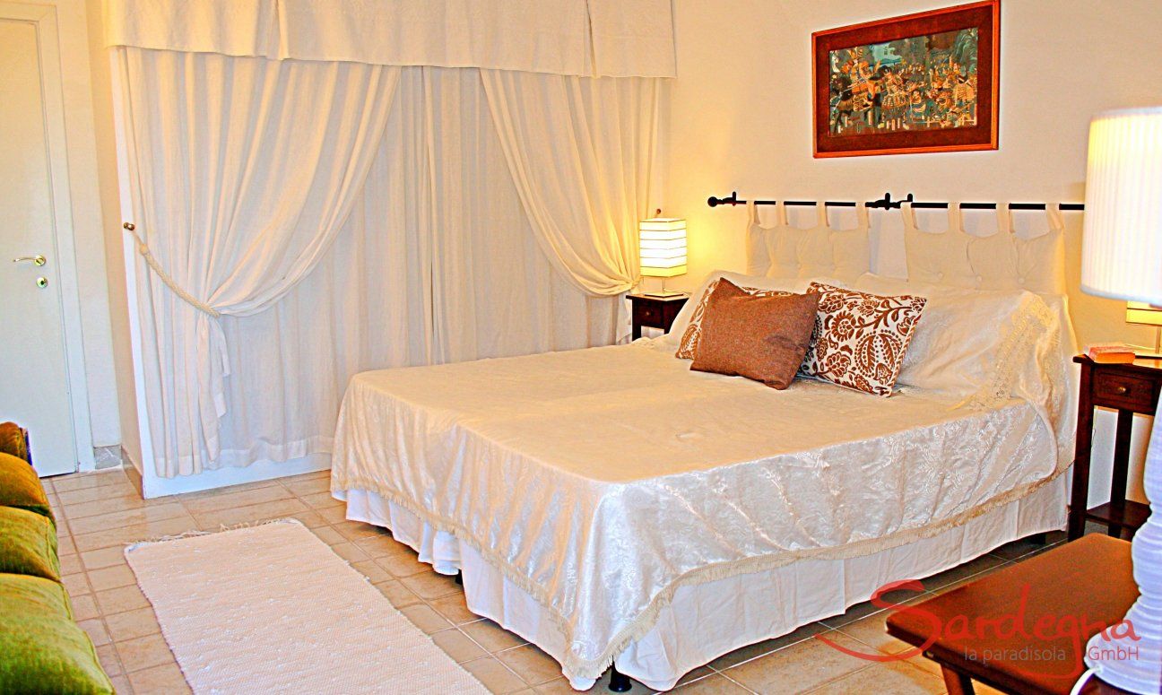 Villa Ulivi 27 | Schlafzimmer mit Doppelbett V. Ulivi 27