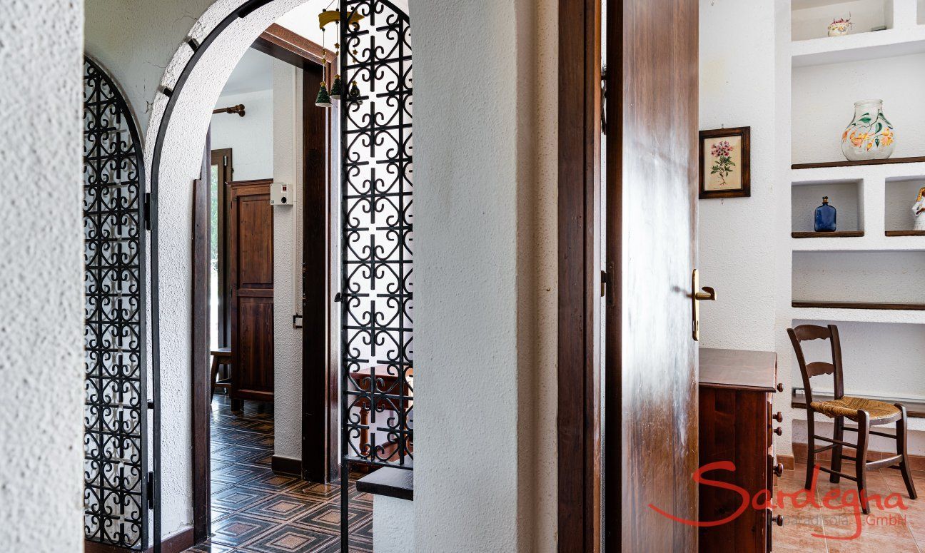 Villa Palme | Details Hausflur New Picture