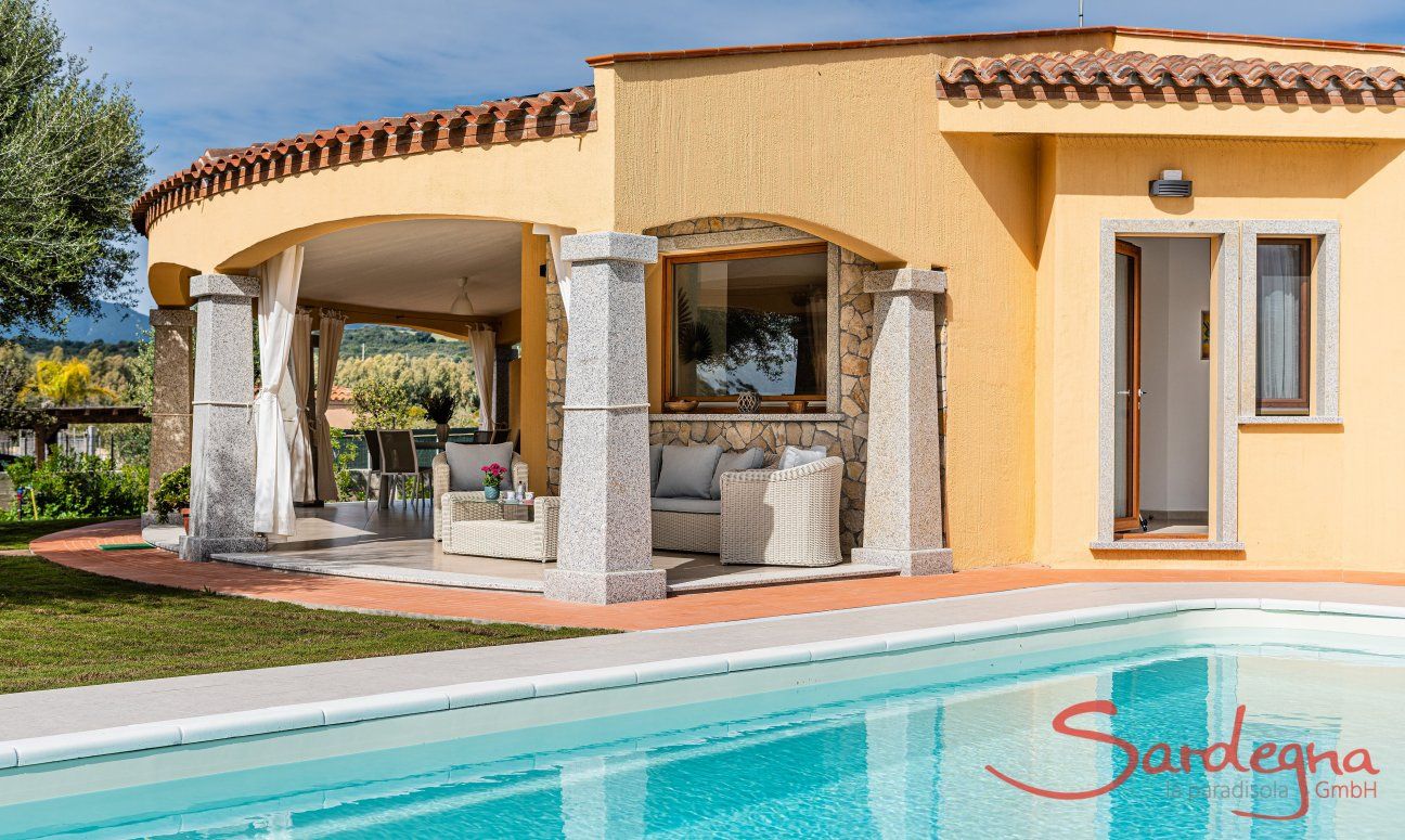 Villa Girasole | Pool der Villa Girasole New Picture