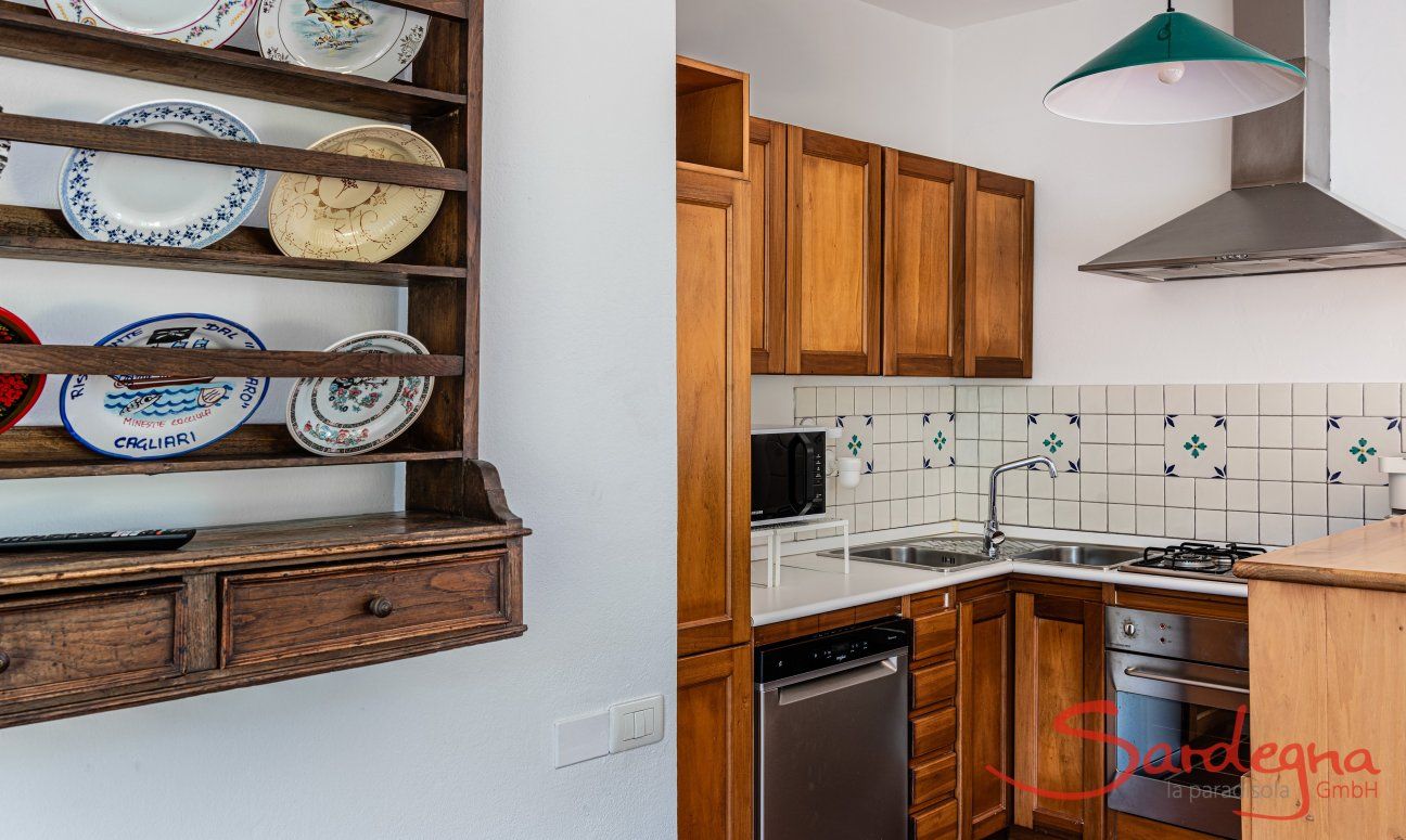 Villa Aquila Alta | Eine sardische "Piattaia" vor der Küche New Picture