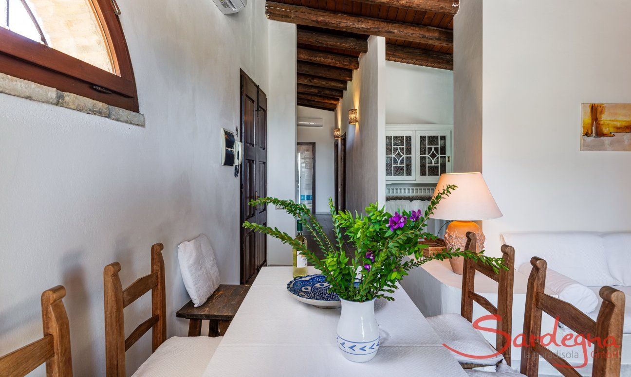 Villa Fiori 3 | Der Eßtisch liegt neben der Küche New Picture 2025