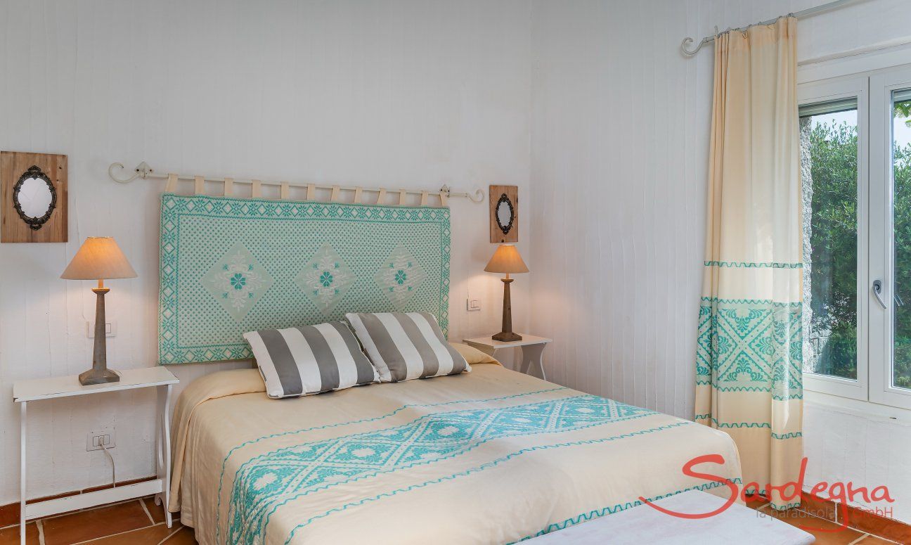 Li Conchi 44 | Schlafzimmer 1 mit Blick in den Garten New Picture 2025