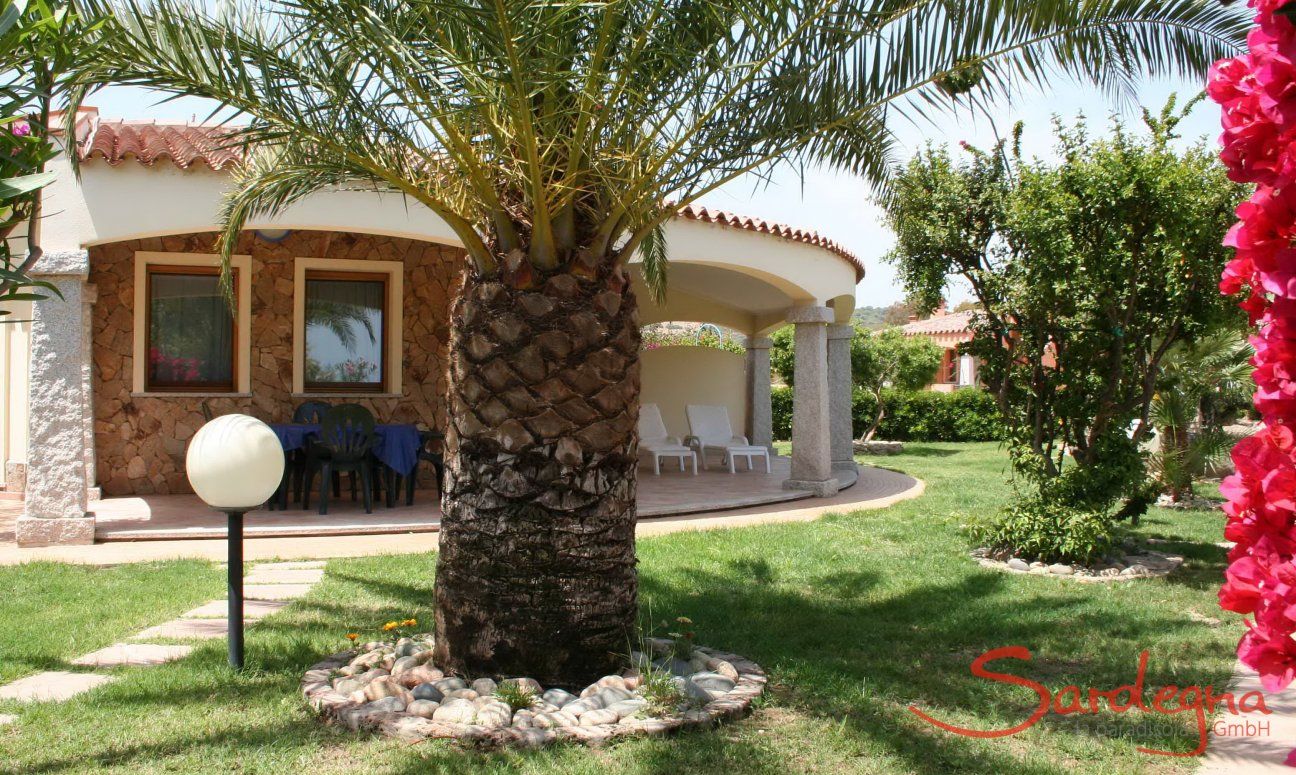Villa Zoello 10 | Mediterraner Garten vor der Villa Zoello Garten vor der Villa Zoello