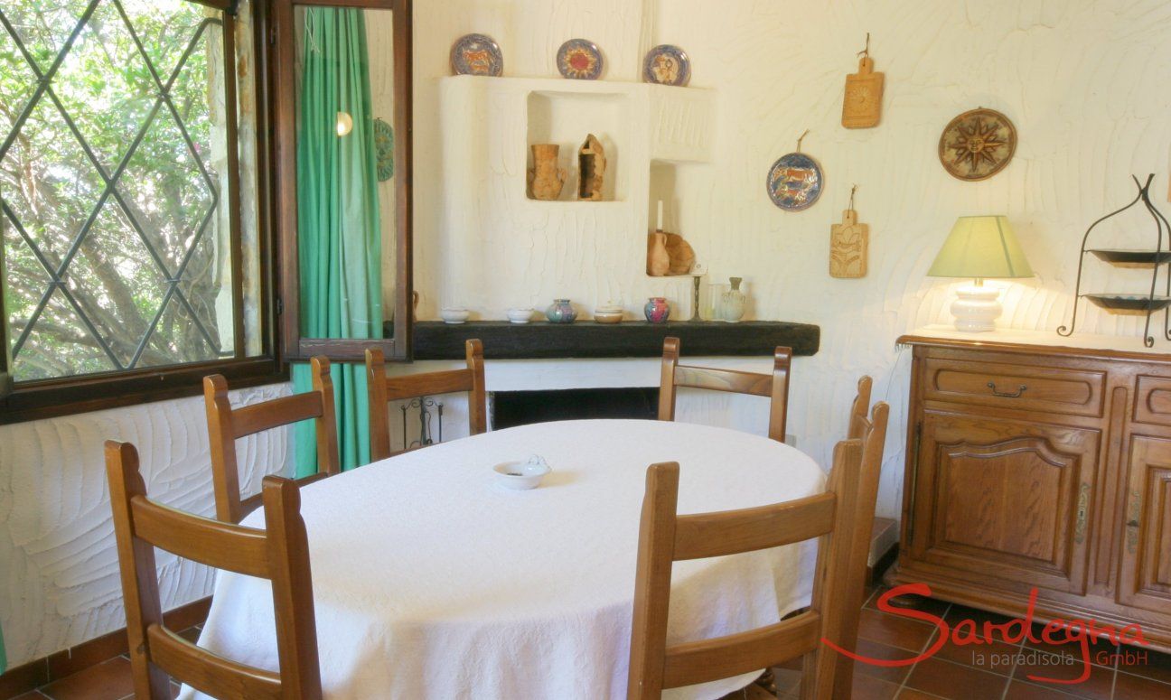 Casa Meloni 1 | Essbereich mit Blick in den Garten Essbereich
