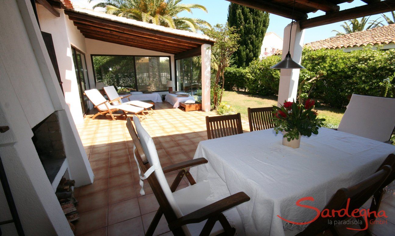 Villetta 12 | Essbereich im Freien mit BBQ-Bereich Sardinien
