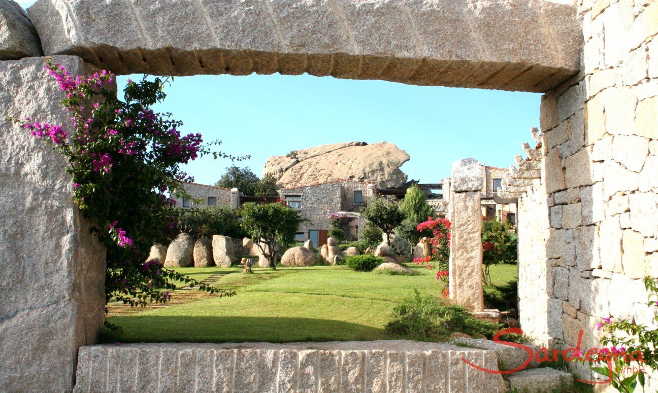 Villa Domus 9d | Weg zum Pool Sardinien