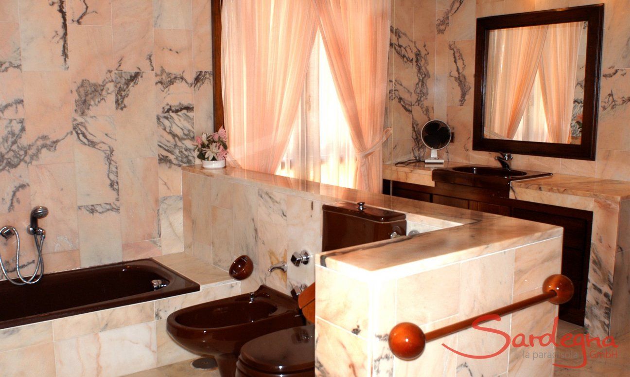 Villa Nautilus | Bad 2 mit Badewanne Bad