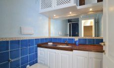 Villa Domus 17 | Badezimmer 1 mit Dusche im unteren Bereich Badezimmer 1 mit Dusche