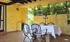 Casa Meloni 2 | Die Terrasse fotografiert mit Blick auf den Eingang Terrasse