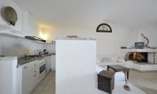 Villa Fiori 4 | Vollausgestattete, offene Küche mit Blick in das Wohnzimmer Vollausgestattete, offene Küche mit Blick in das Wohnzimmer