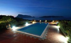 Villa Cala Ginepro | Privatpool bei Nacht Privatpool bei Nacht