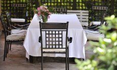 Villa Pino | Überdachte Terrasse mit Esstisch Terrasse mit Esstisch