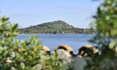 Villa Su Faru 1 | Ausblick vom Grundstück Su Faru auf die Bucht von Nora Ausblick vom Grundstück Su Faru aufs die Bucht von Nora