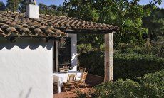Casa Su Faru 4 | Blick vom Garten auf die Terrasse Su Faru 4