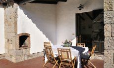 Casa Su Faru 4 | Überdachte Terrasse mit Esstisch Überdachte Terrasse mit Esstisch