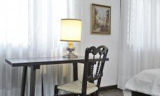 Villa Nautilus | Schreibtisch in Schlafzimmer 2 Schlafzimmer, Detail