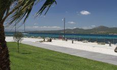 Villa Golfo Aranci | Strandpromenade direkt vor dem Haus Sardinien
