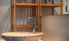 Villa Caterina | Elegantes Waschbecken aus Keramik Detail
