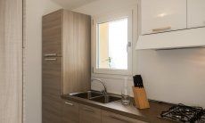 Villa Caterina | Küche mit großem Kühl- und Eisschrank, Gasherd, Ofen und Spülmaschine Küche