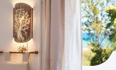 Apartment Orri 3 | Schlafzimmer 1 mit Blick auf das Meer, im 2. Stock Schlafzimmer 2, Detail