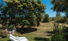 Apartment Orri 2 | Garten mit Sonnenliegen zum Entspannen Garten mit Sonnenliegen zum Entspannen