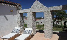 Li Conchi 33 | Terrasse mit Sonnenliegen und Meerblick Patio