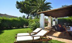 Villa Kika | Terrasse und Garten der Villa Terrasse und Garten