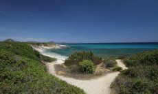 Sandweg zum Strand von Sant Elmo