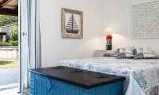 Schlafzimmer mit Doppelbett  Villa Campidano 21