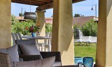 Villa Campidano 7 | Terrasse mit gemütlichem Aussensofa mit Blick in den Garten Terrasse
