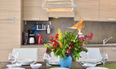 Villa Campidano 7 | Küchenzeile mit praktischem Esstisch Essen