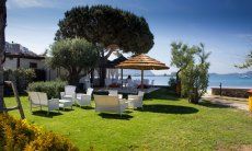 Golfo Aranci, Strandpromenade vor dem Haus