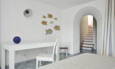 Li Conchi 16 | Schlafzimmer UG, Schreibtisch, Treppe nach oben Schlafzimmer, UG