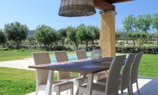 Villa Campidano 20 | Schöner, ruhiger Essplatz mit Blick auf den Pool Campdiano 20 mit praktischem Esstisch auf der Terrasse