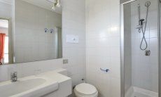 Ensuite Bad vom 5. Schlafzimmer mit Dusche 