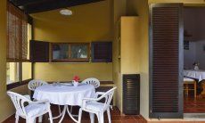 Villa Maria Lina | Essbereich im Freien mit Zugang zum Wohnzimmer Essbereich im Freien mit Zugang zum Wohnzimmer