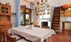 Villa Maria Lina | Wohnbereich mit Treppe zur Mansarde Wohnbereich mit Treppe zur Mansarde