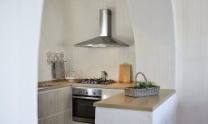 Küche mit Gasherd, Ofen und Spülmaschine Li Conchi 9, Cala Sinzias