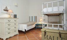 Li Conchi 2 | Schlafzimmer 2 mit einem Hochbett und einem Einzelbett Schlafzimmer 2