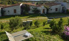 Li Conchi 17 | Garten vor dem Haus mit Sonnenliegen Garten vor dem Haus