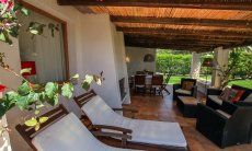 Villa Kika | Terrasse mit Liegen Terrasse mit Liegen