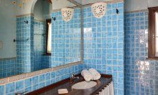 Villa Domus 9d | Badezimmer mit Dusche und zwei Waschbecken Badezimmer mit Dusche und zwei Waschbecken