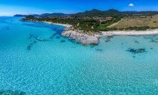 Kristallklares Meer von Sant Elmo, Südsardinien