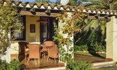 Villa La Viola | Überdachte Terrasse mit Essbereich Überdachte Terrasse mit Essbereich