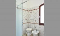 Villa Le Ginestre 1 | Bad 1 oben mit Dusche und Bidet Bad 1 oben mit Dusche und Bidet