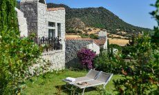 Li Conchi 5 | Natur umgibt das Haus Natürlicher, mediteraner Garten Ferienhaus Li Conchi 5