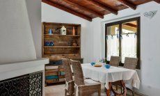 Villa Chiara | Geschmackvoller Essbereich im Inneren Geschmackvoller Essbereich im Inneren
