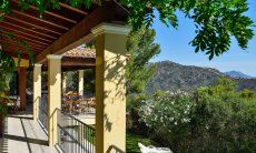 Villa Le Poiane | Blick von der Terrasse in die grüne Landschaft Blick von der Terrasse in die grüne Landschaft