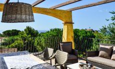 C.Orchidea | Eine gemütliche Terrasse mit Blick in's Grüne Sardinien
